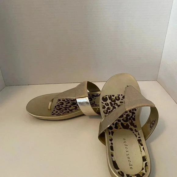 Apostrophe gold, animal print, with glitter sandals. Size 10 - Picture 5 of 6